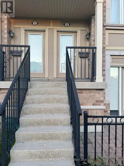 An executive condo townhome at the heart of Churchill Meadows. This Park-facing home features three...