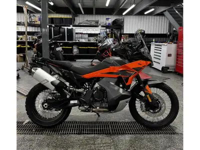 2026 KTM 790 ADVENTURE KTM 790 ADVENTURE 2026 Les photos peuvent être à titre indicatif et sans insc...