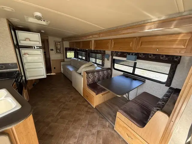 2011 Winnebago Sunstar Itasca 35RF in RVs & Motorhomes in Longueuil / South Shore - Image 19