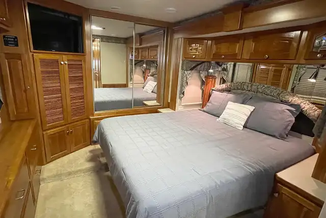2006 Newmar Dutch Star 4028 – Pre-Owned Class A Motorhome. in RVs & Motorhomes in Red Deer - Image 38