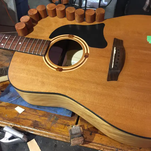 Violin, cello and string instrument Luthier5502229025292390414