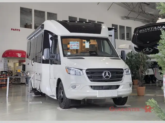 2026 Triple E ( LEISURE TRAVEL VANS ) Unity 24MBL in RVs & Motorhomes in Calgary - Image 2