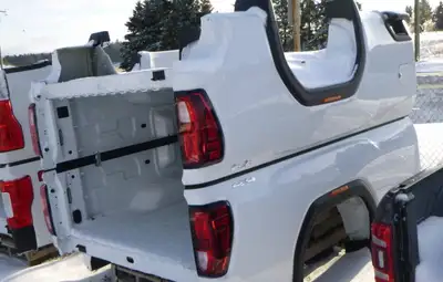 GMC Sierra 2020-2025 GMC Sierra 2500/3500 8' Box white single wheel, tailights not included Multi-Fi...