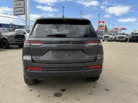 This Jeep Grand Cherokee delivers a Regular Unleaded V-6 3.6 L/220 engine powering this Automatic tr... (image 4)