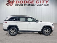 This Jeep Grand Cherokee delivers a Regular Unleaded V-6 3.6 L/220 engine powering this Automatic tr... (image 5)
