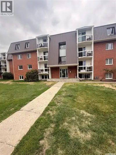 Affordable and well-located condo in the desirable Hillsdale neighbourhood of Regina! This 1-bedroom...