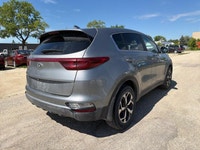 | Apple CarPlay & Android Auto | Heated Front Seats | Exterior Parking Camera (Rear) | Electronic St... (image 4)