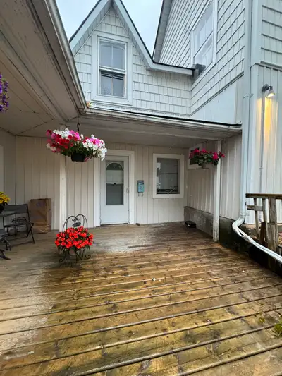 1-Bedroom Loft Style unit in Barrie - Peel St. Available Immediately Rent: $1,472.5 Tenant pays hydr...