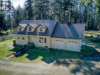 9537 NASSICHUK ROAD Powell River, British Columbia