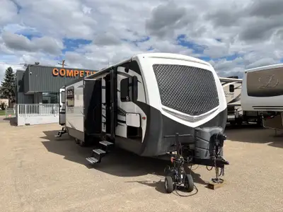 Triple Slide, Front Windshield for Panoramic Views, Large U-Shaped Dinette, Pantry, Sleeps 6, Rear B...