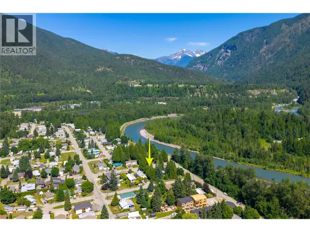 1206 Carlson Street Revelstoke, British Columbia in Land for Sale in Revelstoke - Image 7