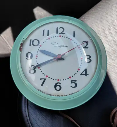 Toronto Ingraham Clock 50s or 60s, works, View more