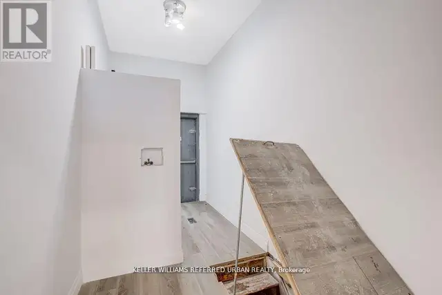 499 DANFORTH AVENUE Toronto (North Riverdale), Ontario in Commercial & Office Space for Rent in City of Toronto - Image 10