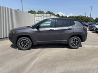 // ACCIDENT FREE!! // Built for drivers who want real Jeep capability in a compact SUV, this 2024 Je... (image 1)