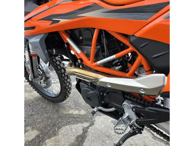 2023 KTM 690 ENDURO R in Dirt Bikes & Motocross in Brantford - Image 19