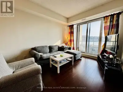 Bright and spacious south-facing 1+1 bedroom condo in the heart of Downtown Markham, within the pres...