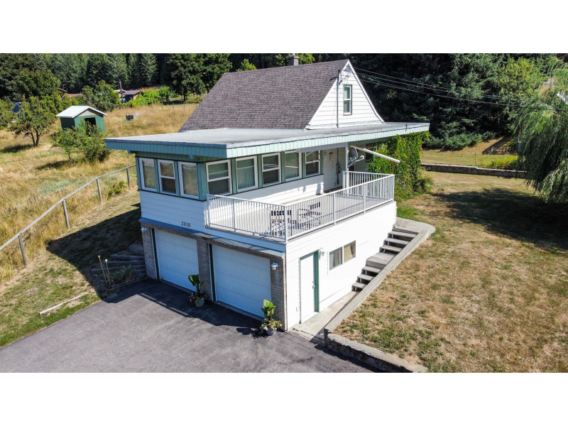 2010 DEBRUYN ROAD Fruitvale, British Columbia Houses for Sale