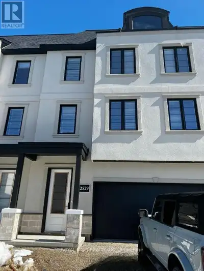 32 - 2529 MEADOWLANDS WAY London North (North R), Ontario