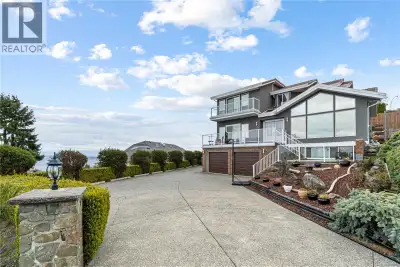 3500 sqft, 4 Bed, 4 Bath Executive Custom Home with absolutely jaw dropping ocean views that must be...