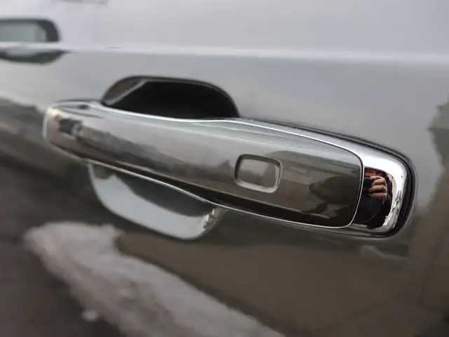 2018 Volvo XC90 in Cars & Trucks in Oakville / Halton Region - Image 36