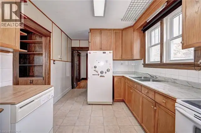 147 COURTLAND Avenue E Kitchener, Ontario in Houses for Sale in Kitchener / Waterloo - Image 14