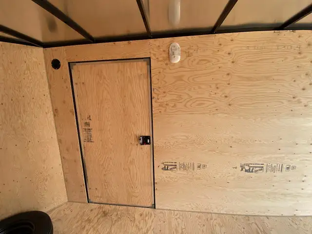 2026 Royal Cargo LCHT35-614V-78 Enclosed Cargo Trailer in Cargo & Utility Trailers in Edmonton - Image 9