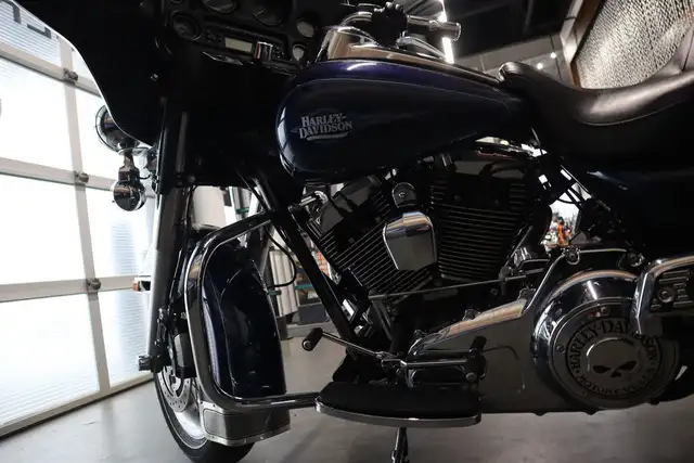 2013 Harley-Davidson FLHTC - Electra Glide Classic in Sport Touring in Edmonton - Image 27