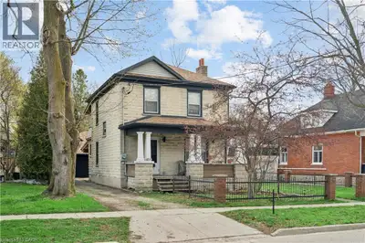 DETACHED GARAGE! RENOVATED! 3 BEDROOMS! Welcome to 855 Hamilton Street in Cambridge's historic Prest...