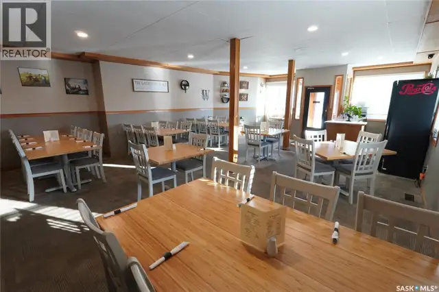 408 MAIN STREET Gravelbourg, Saskatchewan in Commercial & Office Space for Sale in Moose Jaw - Image 10