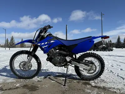 Engine Type: Single-Cylinder Displacement: 7.6 cu. in. (124 cc) Bore and Stroke: Bore: 2.13 in. (54...