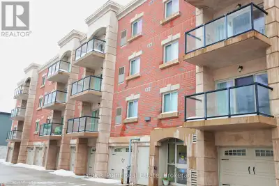 **Condo Interior Photos Virtually Staged**This well-appointed Chantry Place Southampton condo offers...