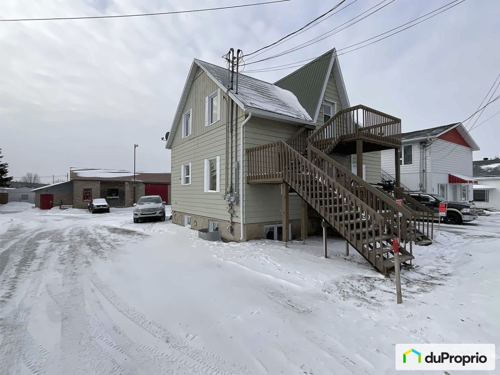 $330,000 - Triplex for sale in St-Prime — photo 1