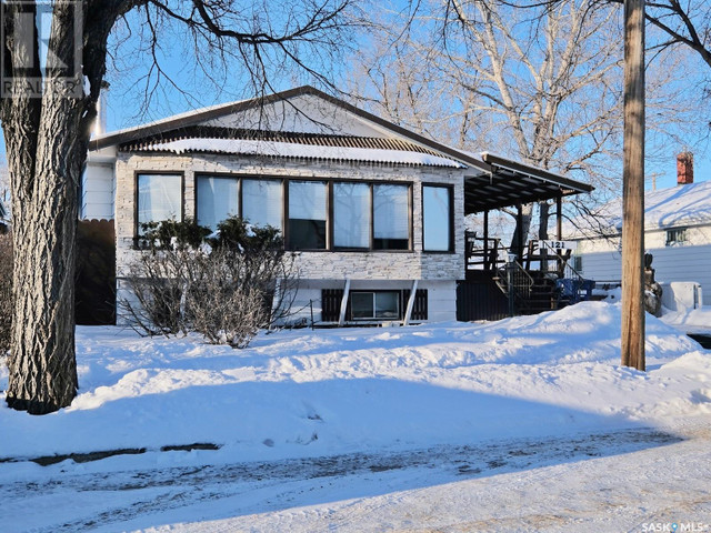 121 2nd AVENUE W Rosetown, Saskatchewan in Houses for Sale in Saskatoon