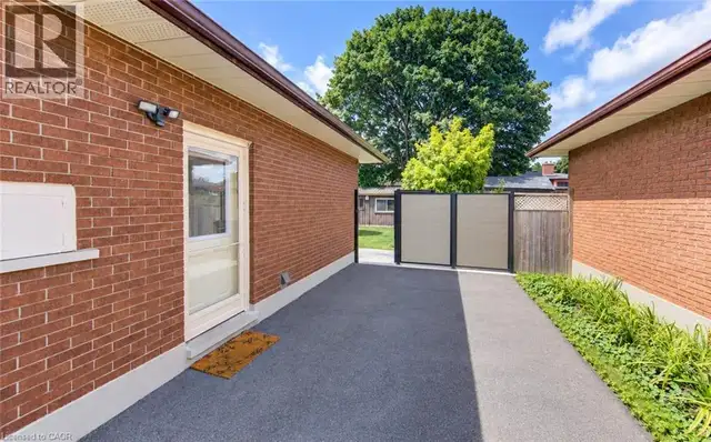 144 HOLBORN Drive Kitchener, Ontario in Houses for Sale in Kitchener / Waterloo - Image 35