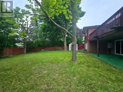 BSMT - 96 OAKMEADOW BOULEVARD Toronto (Morningside), Ontario