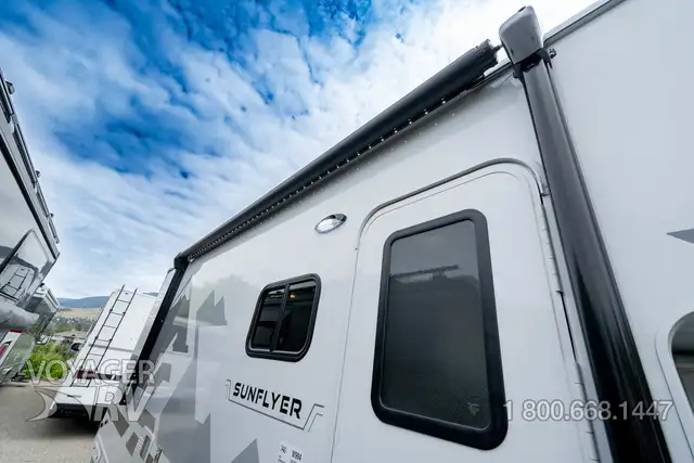 2027 Winnebago Sunflyer 22RS in Travel Trailers & Campers in Kelowna - Image 55