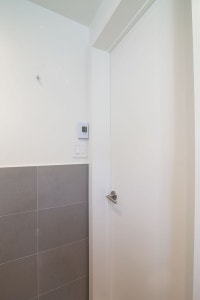 Renovated Akelius studio apartment for rent. Located near St Laurent in the Plateau Mont-Royal neigh... (image 6)