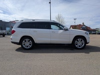 This pre-owned 2013 Mercedes-Benz GL 350 BlueTEC offers luxury, versatility, and diesel-powered perf... (image 7)