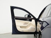 This 2023 Porsche Panamera 4S E-Hybrid Sport Turismo is a local Ontario vehicle that perfectly blend... (image 7)
