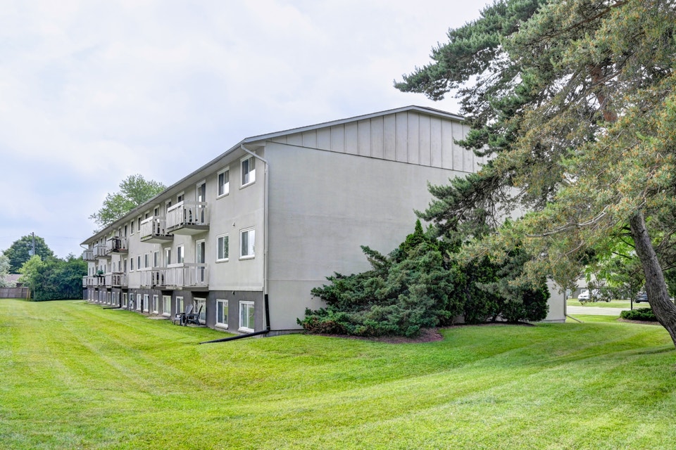 Flamingo Apartments - 2 Bedroom, 1 Bath B Apartment for Rent - E 2