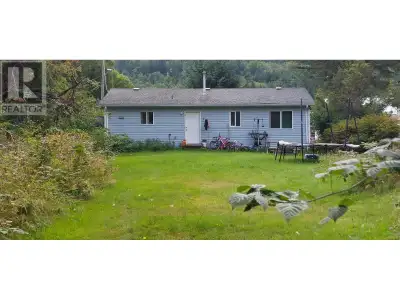 Welcome to your perfect coastal retreat! This cozy 3-bedroom, 1-bathroom single-family home offers 1...