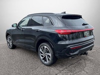 This Audi Q5 delivers a Intercooled Turbo Premium Unleaded I-4 2.0 L/121 engine powering this Automa... (image 8)