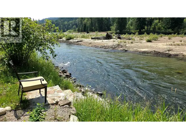 6 Highway Lot# B Crescent Valley, British Columbia in Land for Sale in Nelson - Image 9