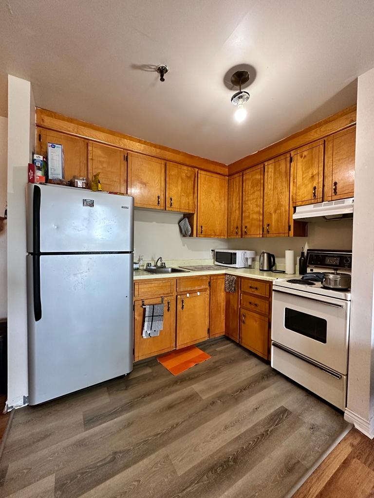 Central Halifax Lrg 1 bedroom bacony, Laundry, parking Long Term