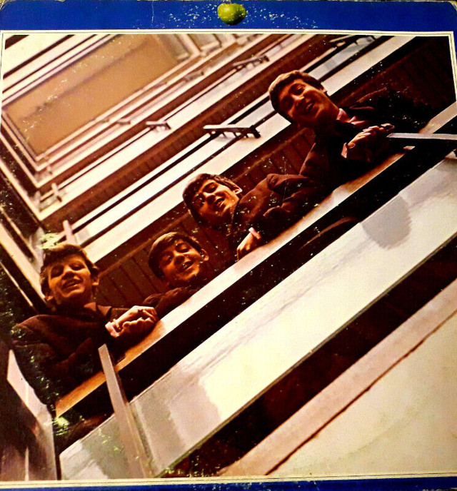 The Beatles  - 1967-1970 -  The Blue Album (2LP Vinyl) in Arts & Collectibles in Ottawa - Image 2