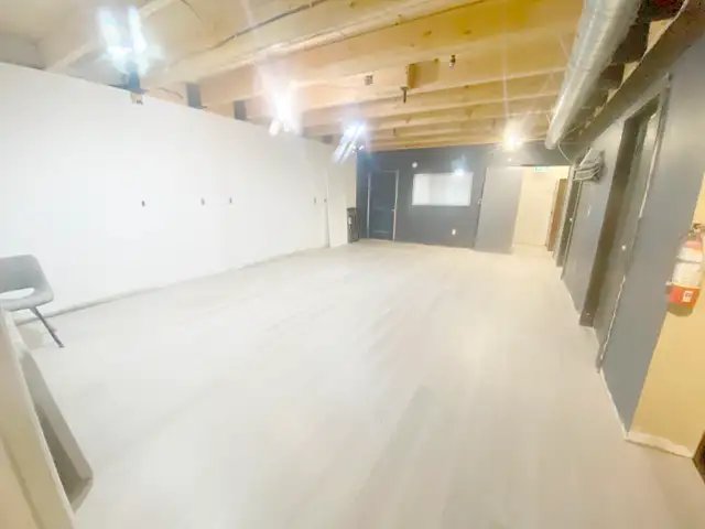 Stouffville office units & warehouse  for lease. in Room Rentals & Roommates in Markham / York Region - Image 6