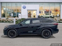 This Toyota Highlander delivers a Intercooled Turbo Regular Unleaded I-4 2.4 L/146 engine powering t... (image 1)