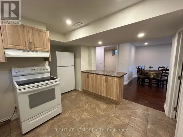 36 AURORA HEIGHTS DRIVE Aurora (Aurora Heights), Ontario in Long Term Rentals in Markham / York Region - Image 6