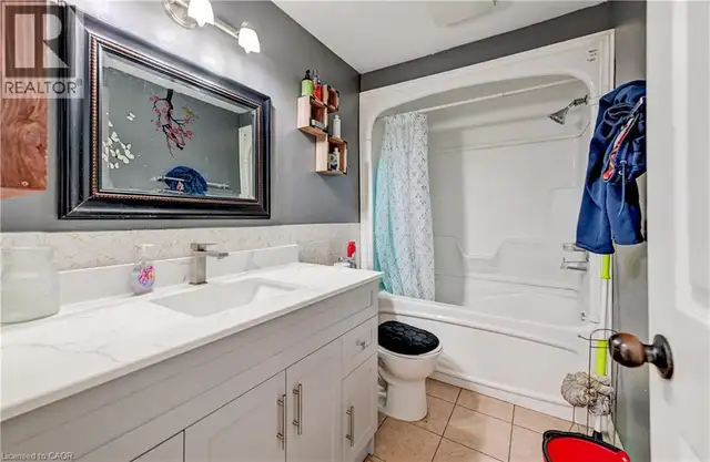 53 HELENE Crescent Waterloo, Ontario in Houses for Sale in Kitchener / Waterloo - Image 18