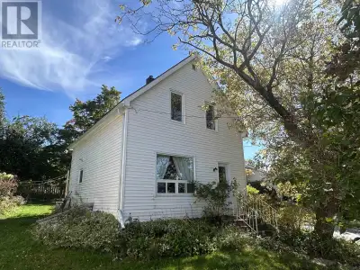 Nestled on a corner lot, this beautifully maintained storey and a half home showcases 3 bedrooms, 1...